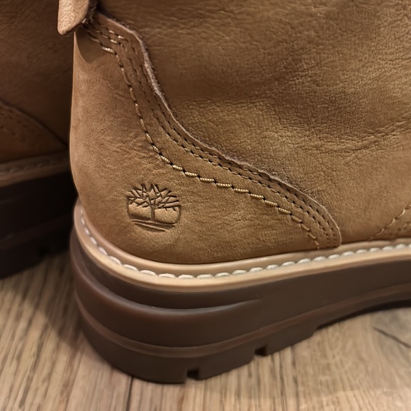 Timberland woman’s boots size 7 - Picture 4 of 5